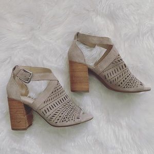 NWOT Marc Fisher Block Heel Size 8.5 Women’s